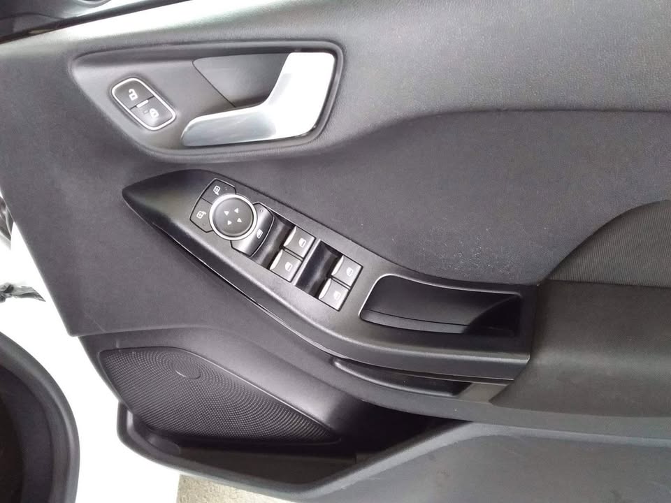 2018 Ford fiesta hatchback automatic 2018