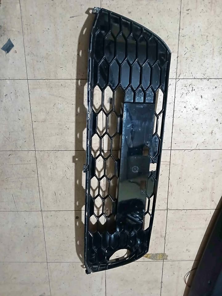 Toyota urban cruiser grill - Private Seller Toyota urban cruiser grill - Private Seller