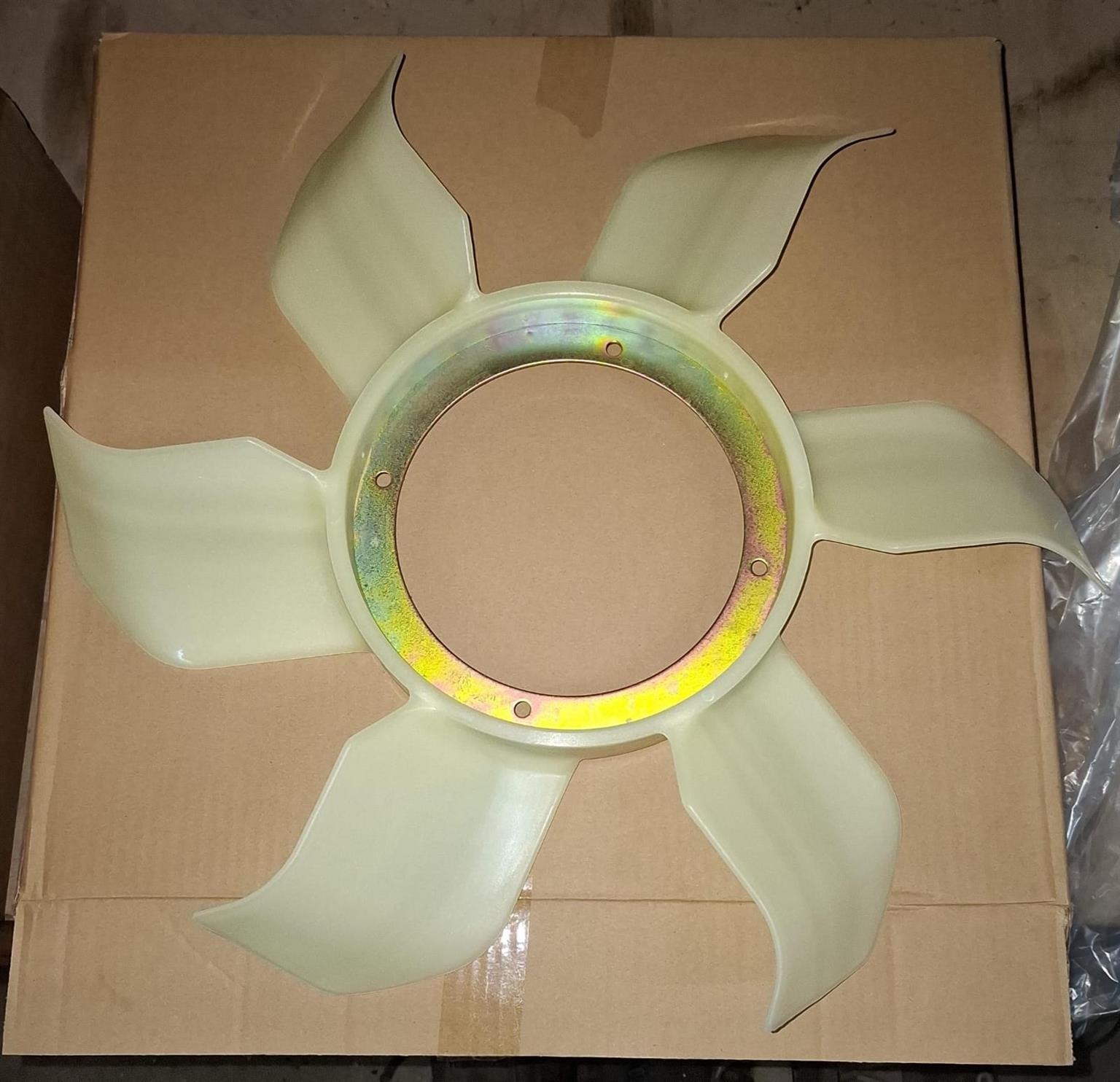 New Viscous Fan Blade for Mitsubishi Pajero 4M41 3.2 | Engine Cooling Parts