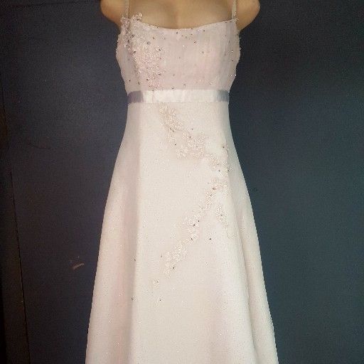 Second hand wedding gowns