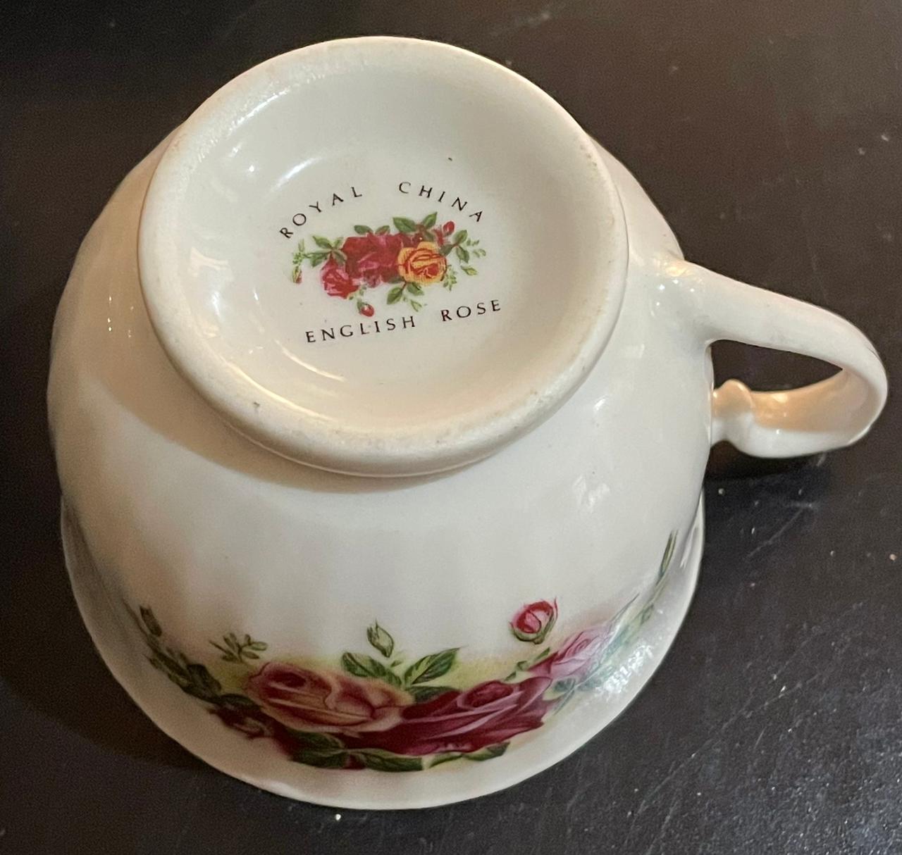 ROYAL CHINA ENGLISH ROSE TEA AND DINNER SET