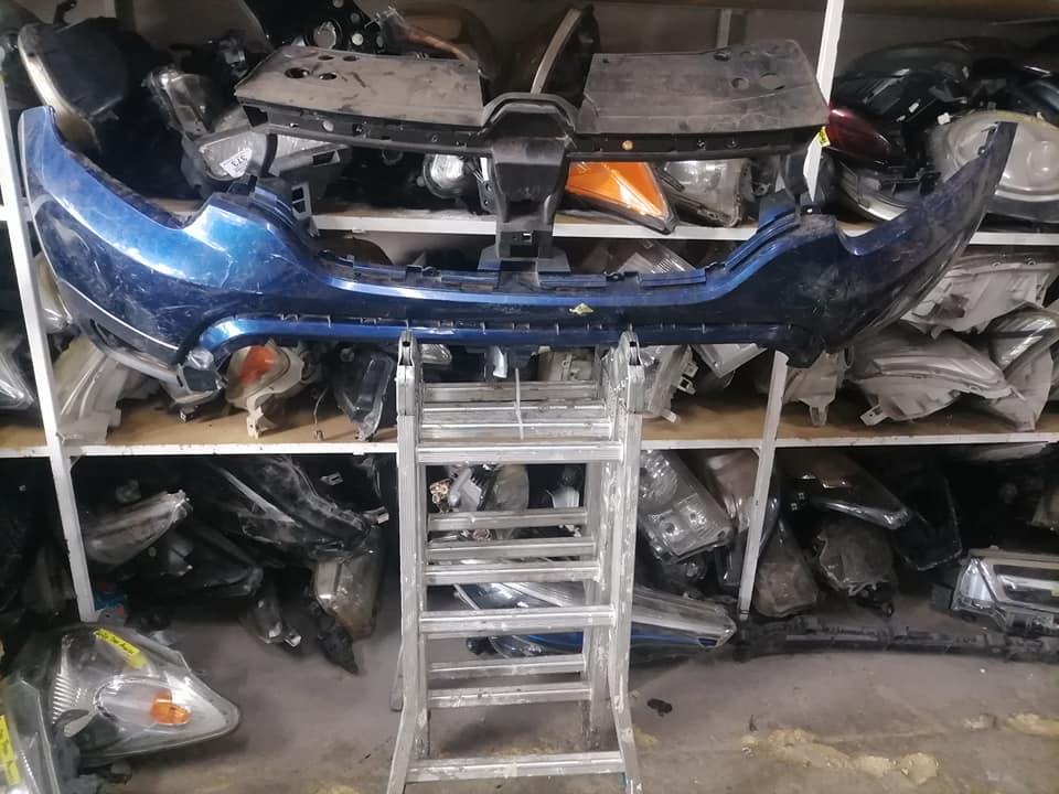 Renault Duster blue bumper DM or contact number in the description for assistance. - Private Seller