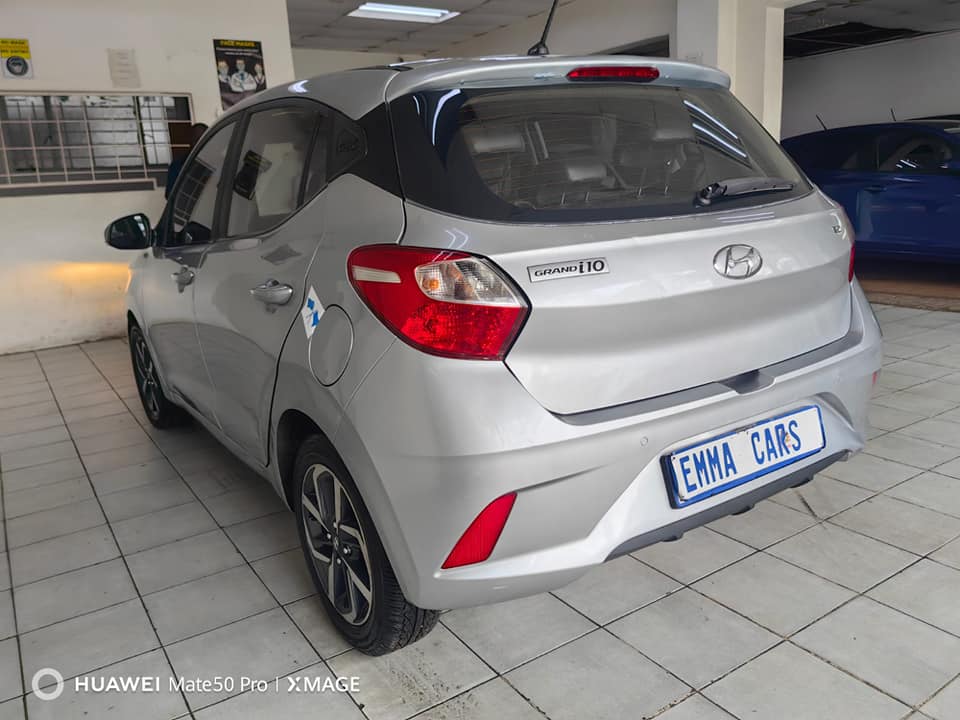 2021 Hyundai i10 Grand 1.2 Hatchback service book