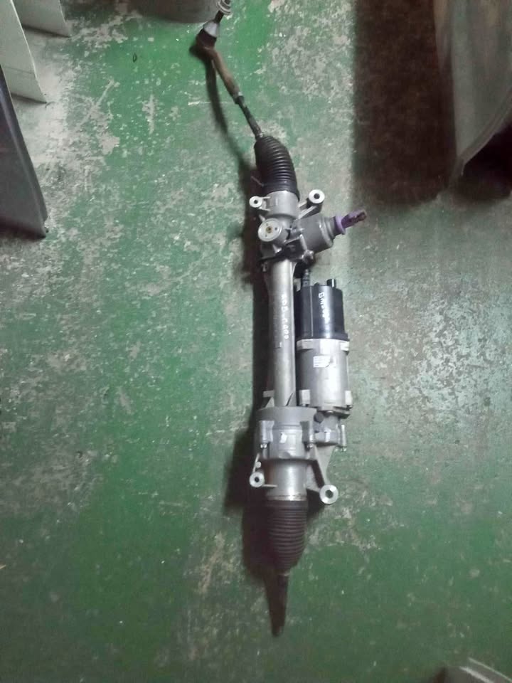 Mercedes Benz 205 C200 steering rack
