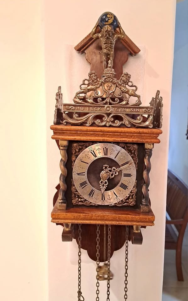 CLOCK DUTCH CLOCK DUTCH