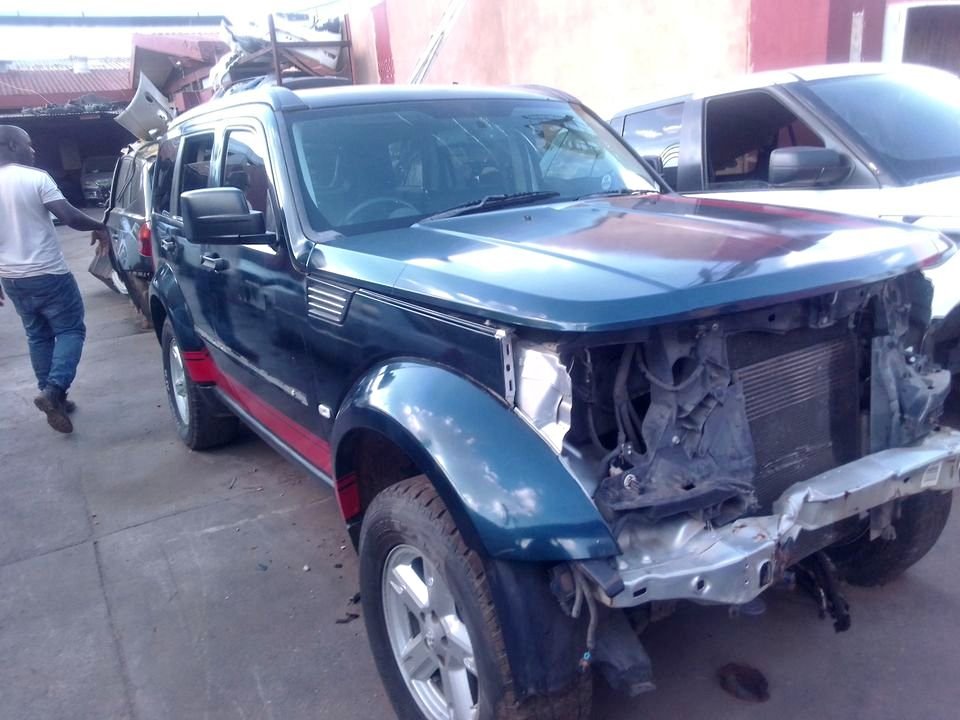 DODGE NITRO SXT  4x4 3.7L 2007 STRIPPING FOR SPARES. ENGINE AND ALL SPARES STILL AVAILABLE. - Private Seller