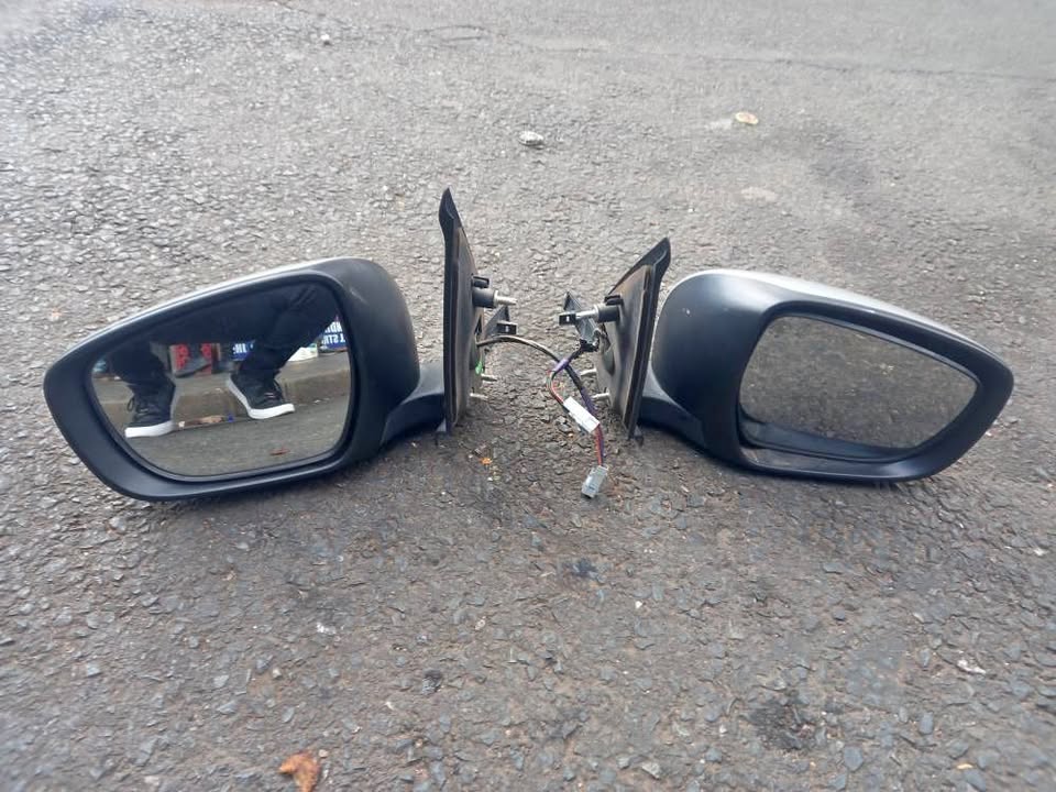 SUZUKI SWIFT SIDE MIRROR PAIR - Private Seller SUZUKI SWIFT SIDE MIRROR PAIR - Private Seller