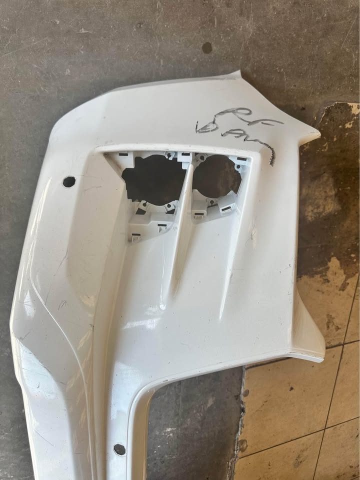Isuzu Dmax Gen 7 Tri Bumper white 2022+ BS160092 - Private Seller Isuzu Dmax Gen 7 Tri Bumper white 2022+ BS160092 - Private Seller