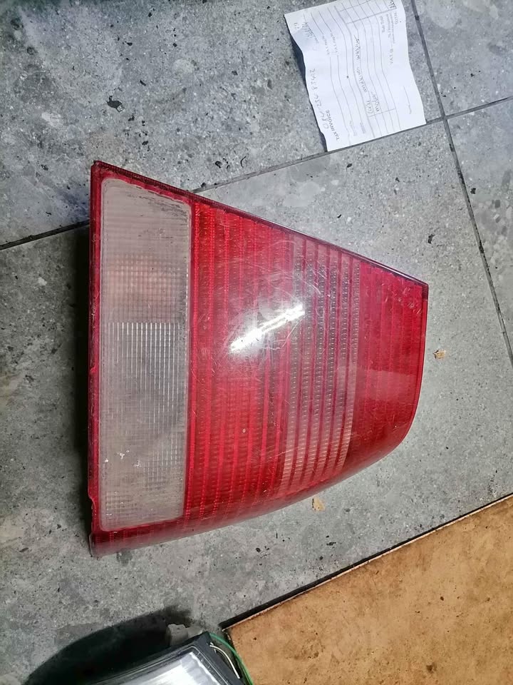 Vw Jetta 4 Taillight
