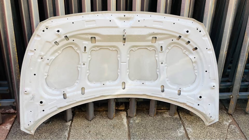 Hyundai Accent bonnet - Private Seller Hyundai Accent bonnet - Private Seller