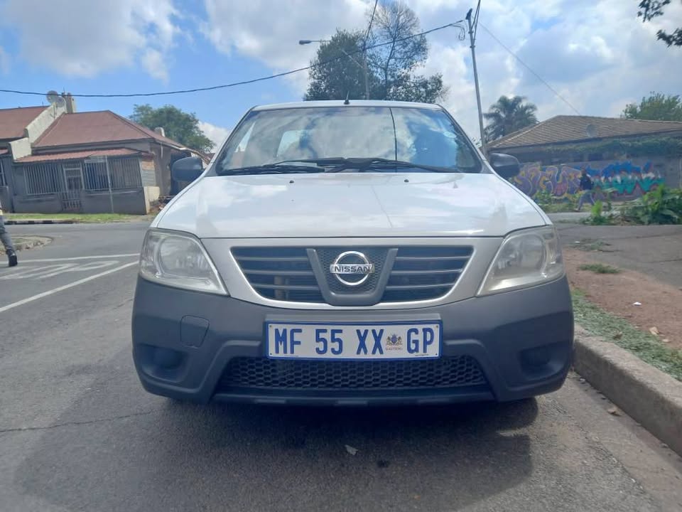 2014 Nissan Np200 1.6 Manual petrol White Has Aircon.