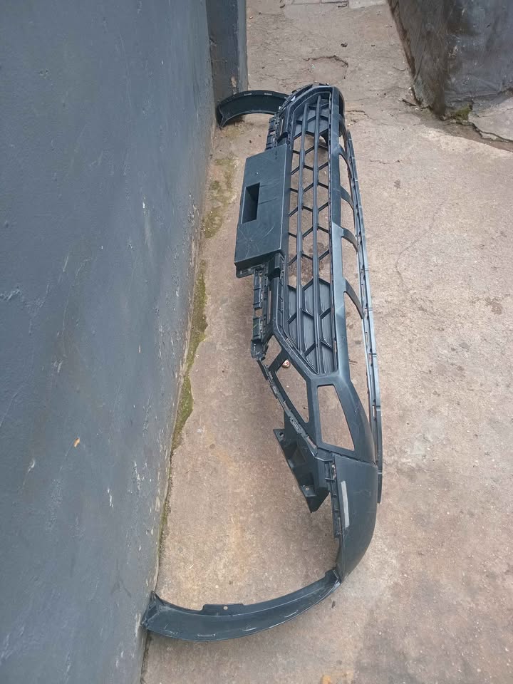 Hyundai creta bumper spoiler in good working condition original Hyundai Creta parts ready to use - Private Seller Hyundai creta bumper spoiler in good working condition original Hyundai Creta parts ready to use - Private Seller