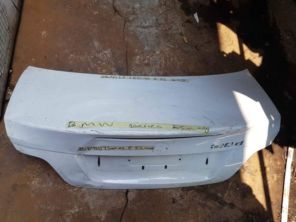 BMW  1SERIES  E82 BOOTLID  2013 - Private Seller