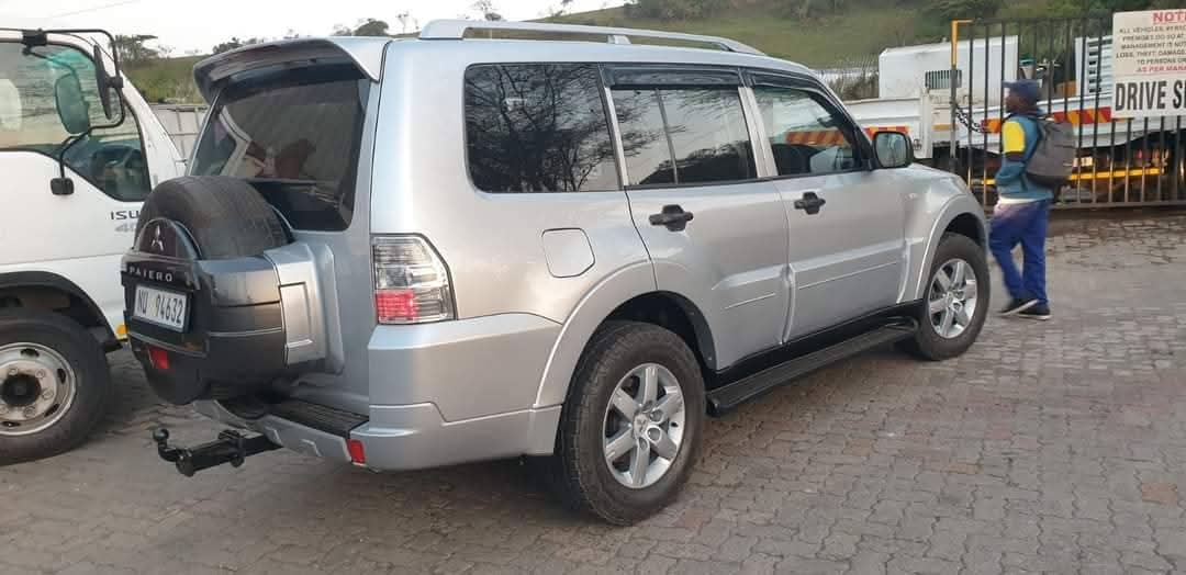 Mitsubishi Pajero Accessories - Private Seller Mitsubishi Pajero Accessories - Private Seller