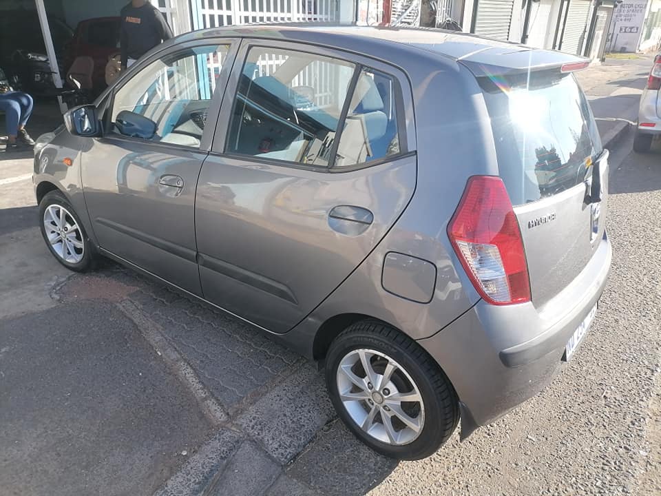 2010 Hyundai i10 1.1 Hatchback with a Nice interior seat and Service book and spare key