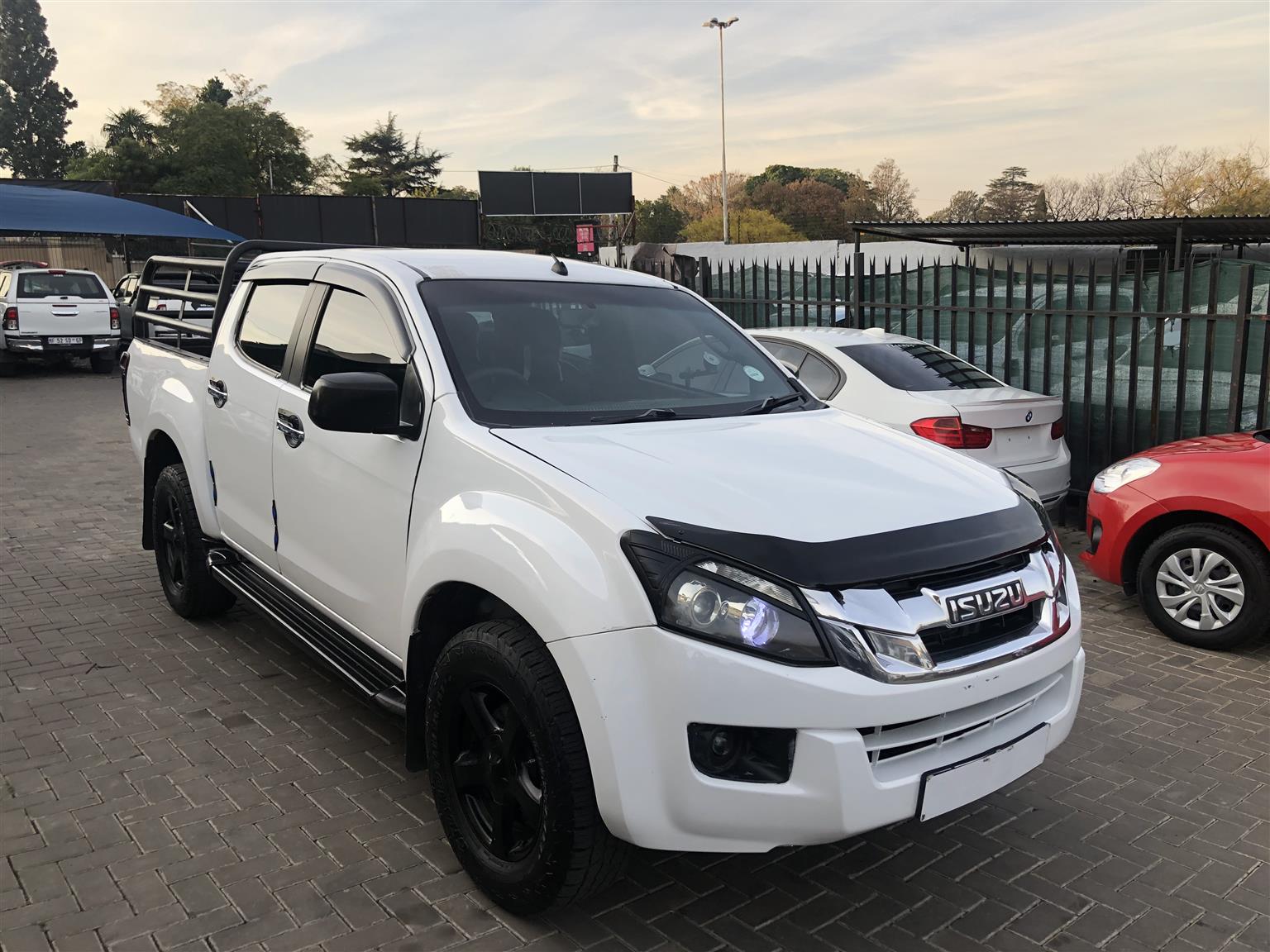 Used 2015 Isuzu KB 300D-Teq double cab LX auto - Private Seller