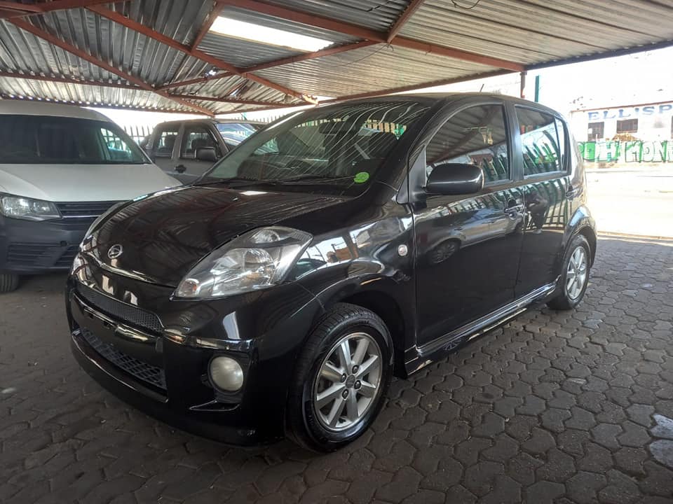 Daihatsu Sirrion 1.3 Manual petrol 2010 Black