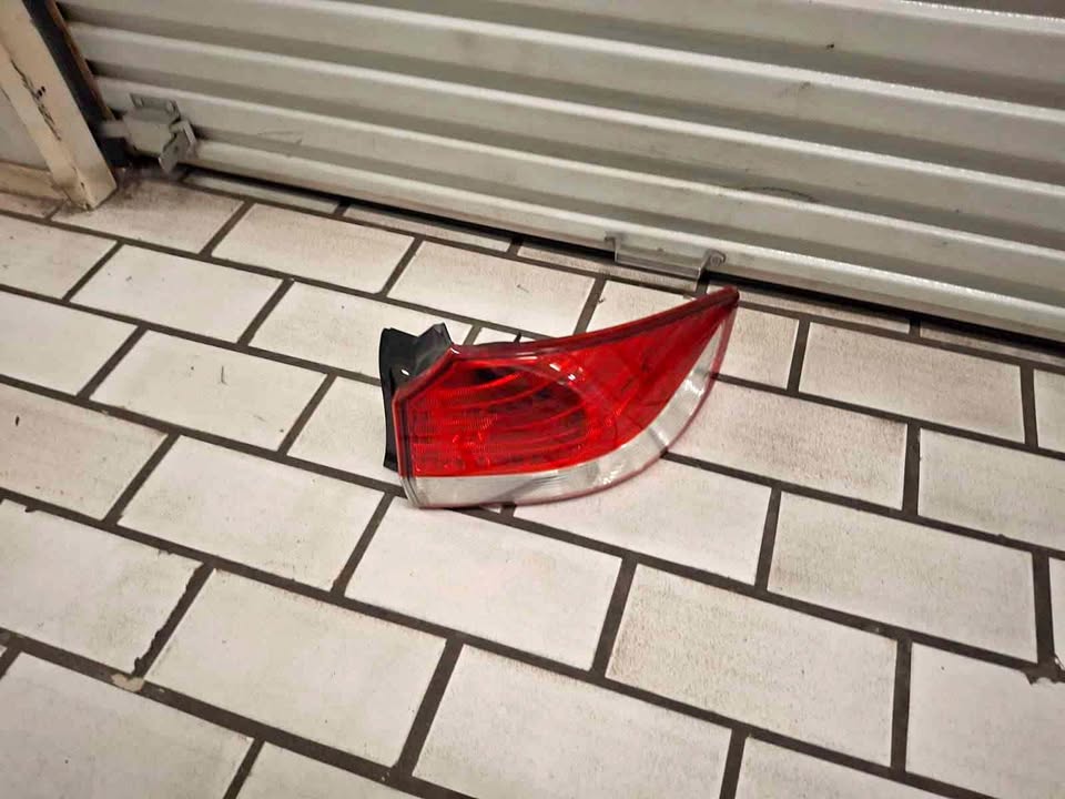 Suzuki Ciaz Taillight right side 2016 model - Private Seller Suzuki Ciaz Taillight right side 2016 model - Private Seller