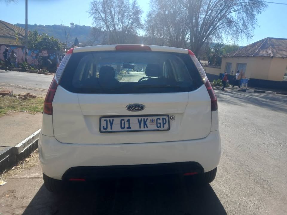 Ford figo 1.4 Petrol, Manual, White, 81000kms