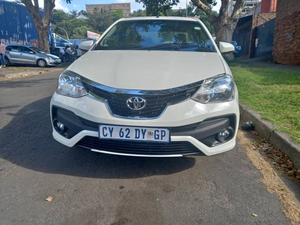 2014 Toyota Etios Sedan 1.5 Sport Petrol, Manual, White Color, Mileage