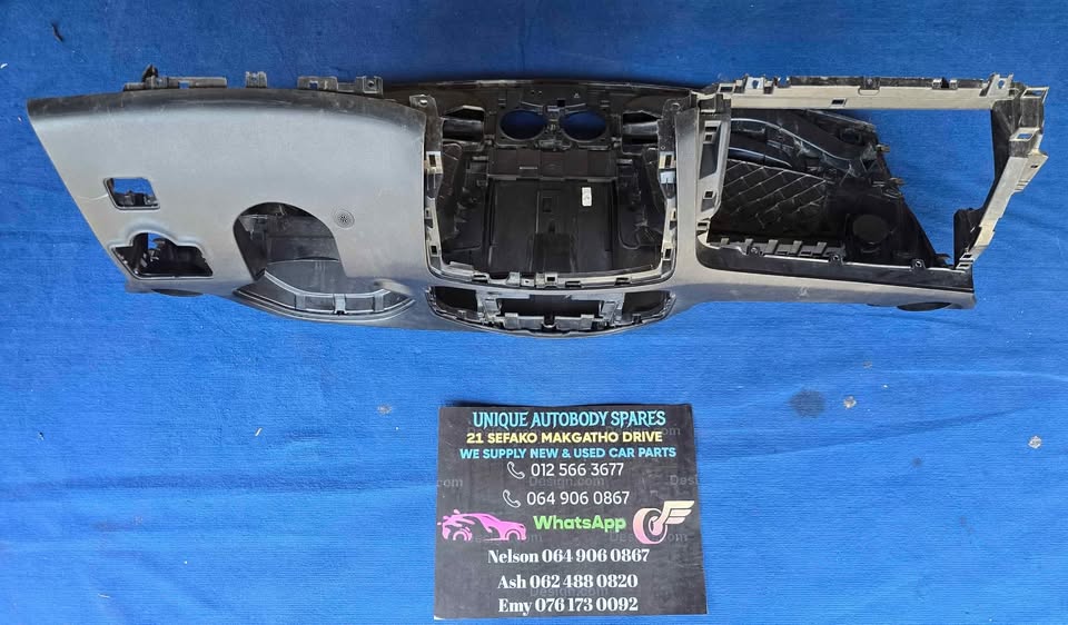 Mercedes W447 Dashboard