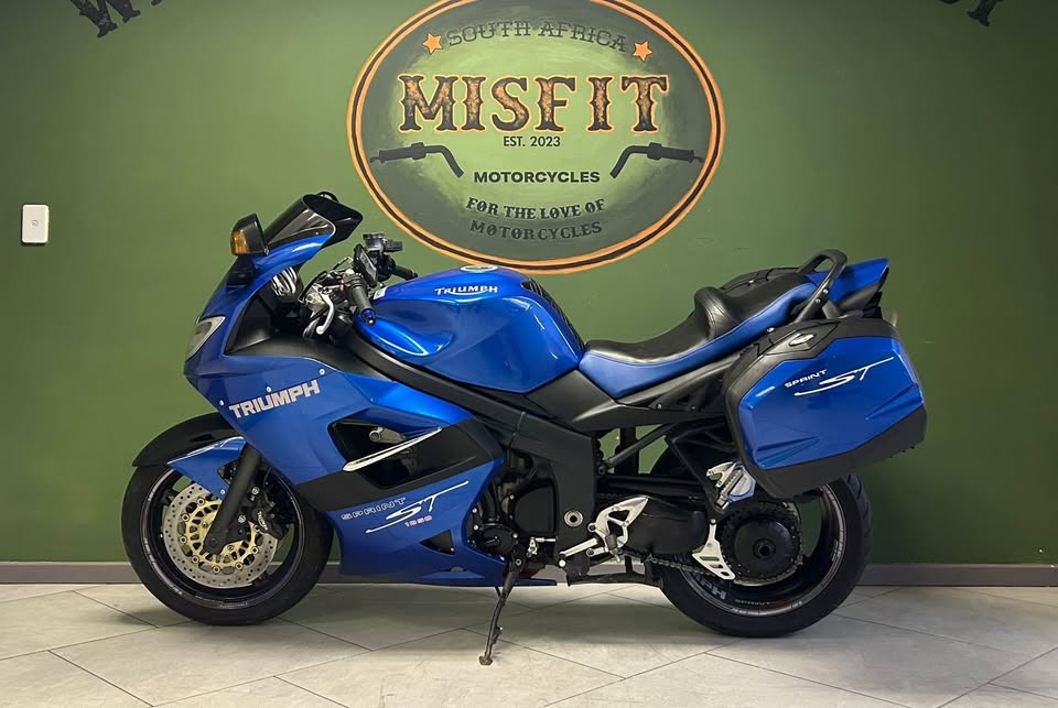 Used Triumph Sprint ST 1050 With Panniers - Private Seller