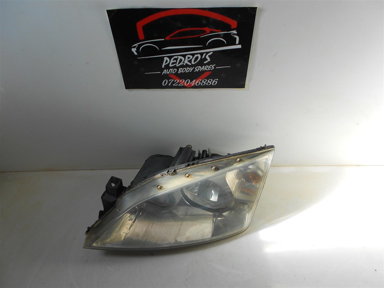 Ford Mondeo left headlight