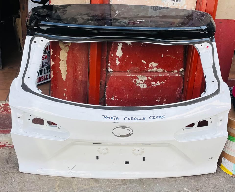Toyota Corolla Cross tailgate - Private Seller Toyota Corolla Cross tailgate - Private Seller