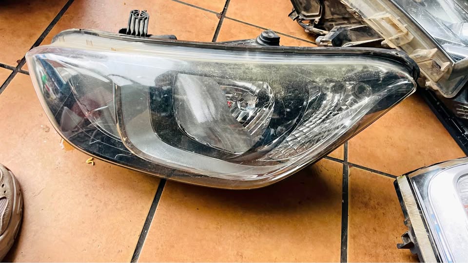 Hyundai i20 headlight - Private Seller Hyundai i20 headlight - Private Seller