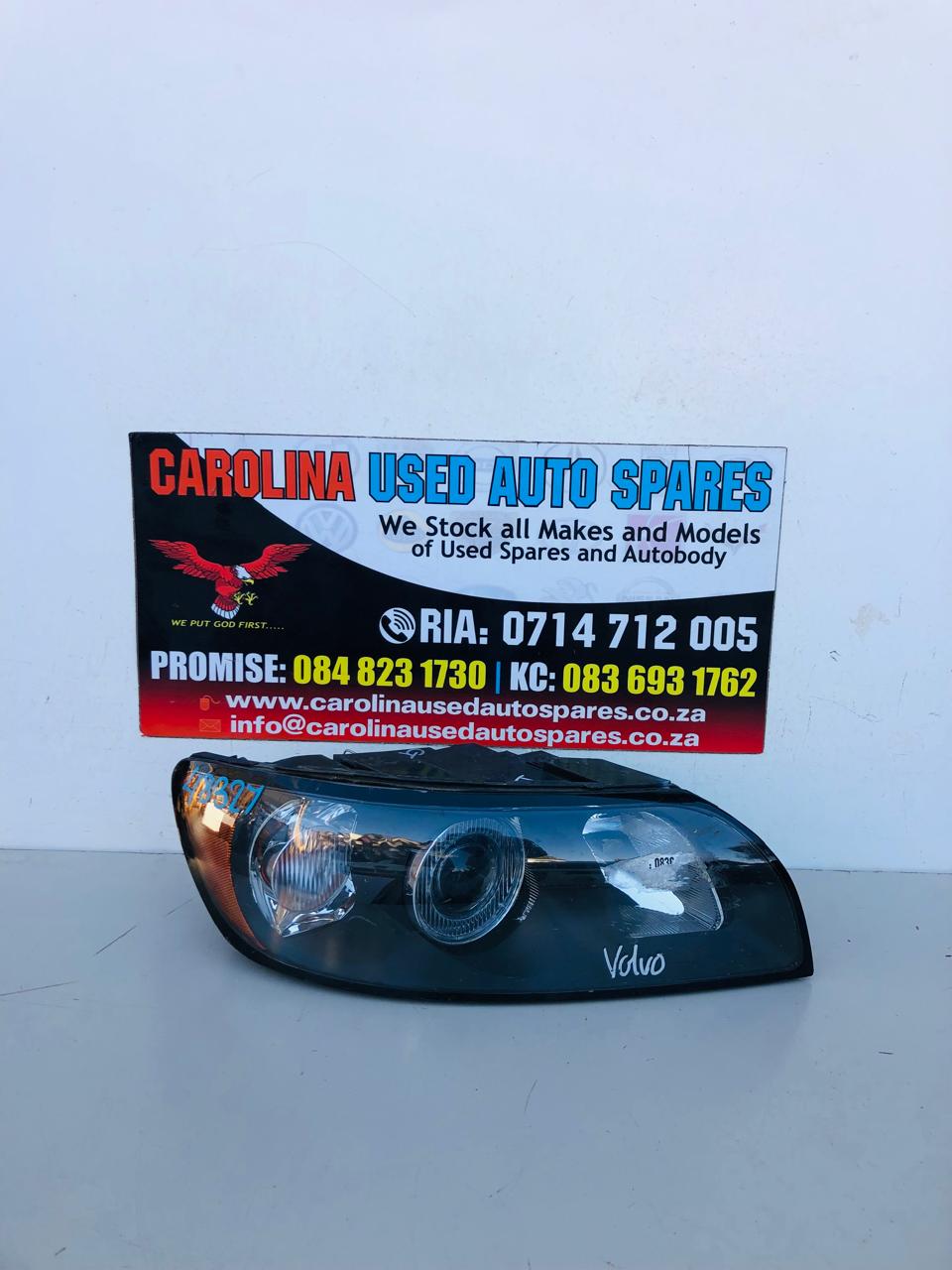 Volvo S40 right side headlight (sedan) - Private Seller Volvo S40 right side headlight (sedan) - Private Seller