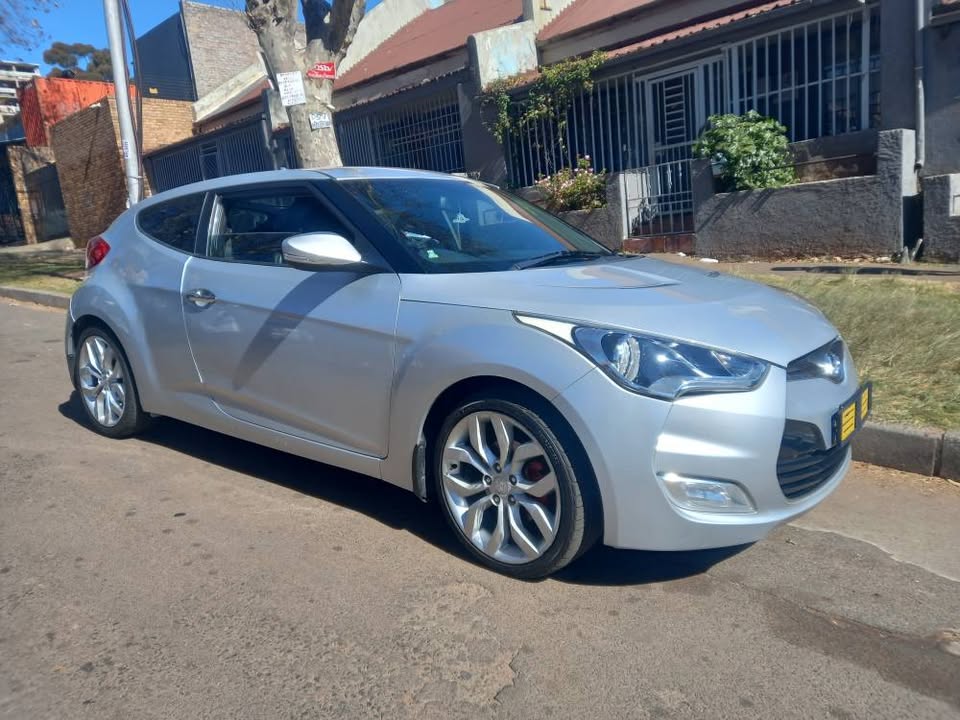 2013 Hyundai Veloster 1.6 Petrol, Automatic, Silver, . Leather seat. Reverse Cam.