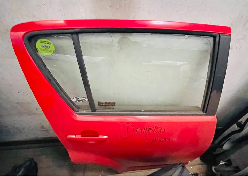 Daihatsu Sirion back door - Private Seller Daihatsu Sirion back door - Private Seller