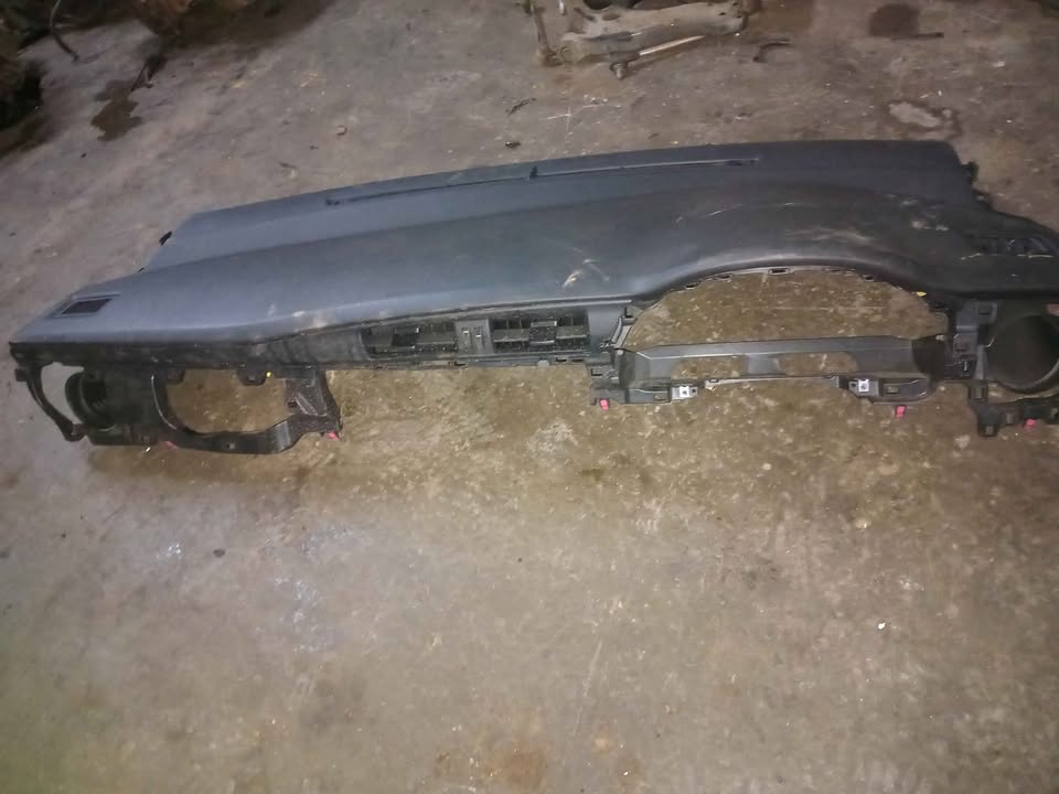 Toyota corrola prestige 1.8 complete dashboard - Private Seller Toyota corrola prestige 1.8 complete dashboard - Private Seller