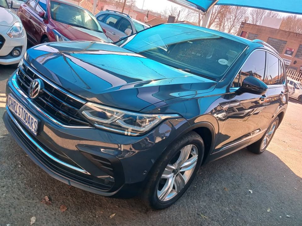 2023 model VW Tiguan TSI hatchback automatic transmission petrol 1.4 engine capacity mileage 73000km