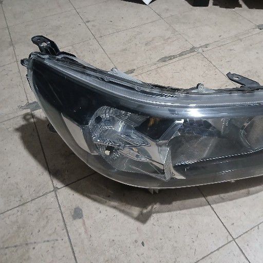 Toyota hilux gd6 headlight