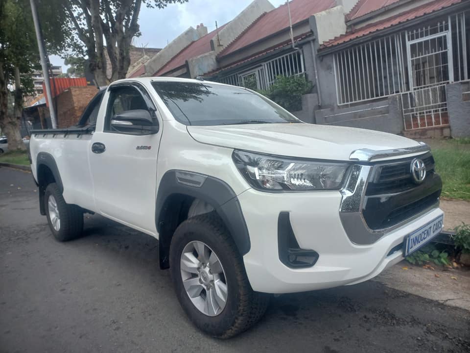 2017 TOYOTA HILUX 2.4 GD6 DIESEL, MANUAL, WHITE COLOR, MILEAGE 92000KMS