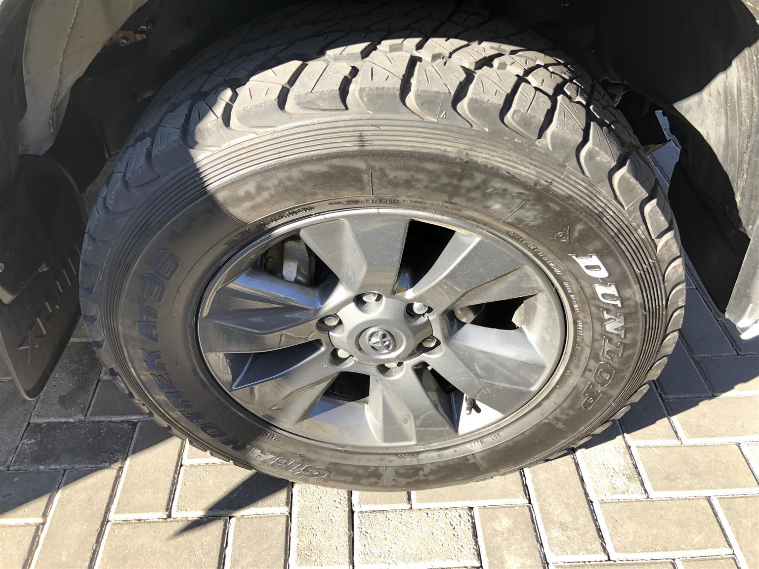Used 2016 Toyota Hilux 2.8GD-6 double cab Raider auto - Private Seller Used 2016 Toyota Hilux 2.8GD-6 double cab Raider auto - Private Seller