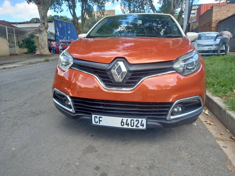 2016 Renault Captur T900, Automatic, Orange, 87000kms, 115k. Spare key, Leather Seats