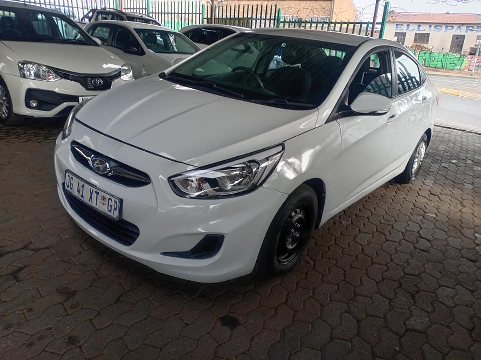Hyundai accent Engine:1.6 Manual petrol 2019 White