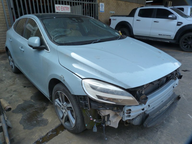 Volvo V40 2.0 T5 AT Turquoise - 2017 STRIPPING FOR SPARES - Private Seller Volvo V40 2.0 T5 AT Turquoise - 2017 STRIPPING FOR SPARES - Private Seller
