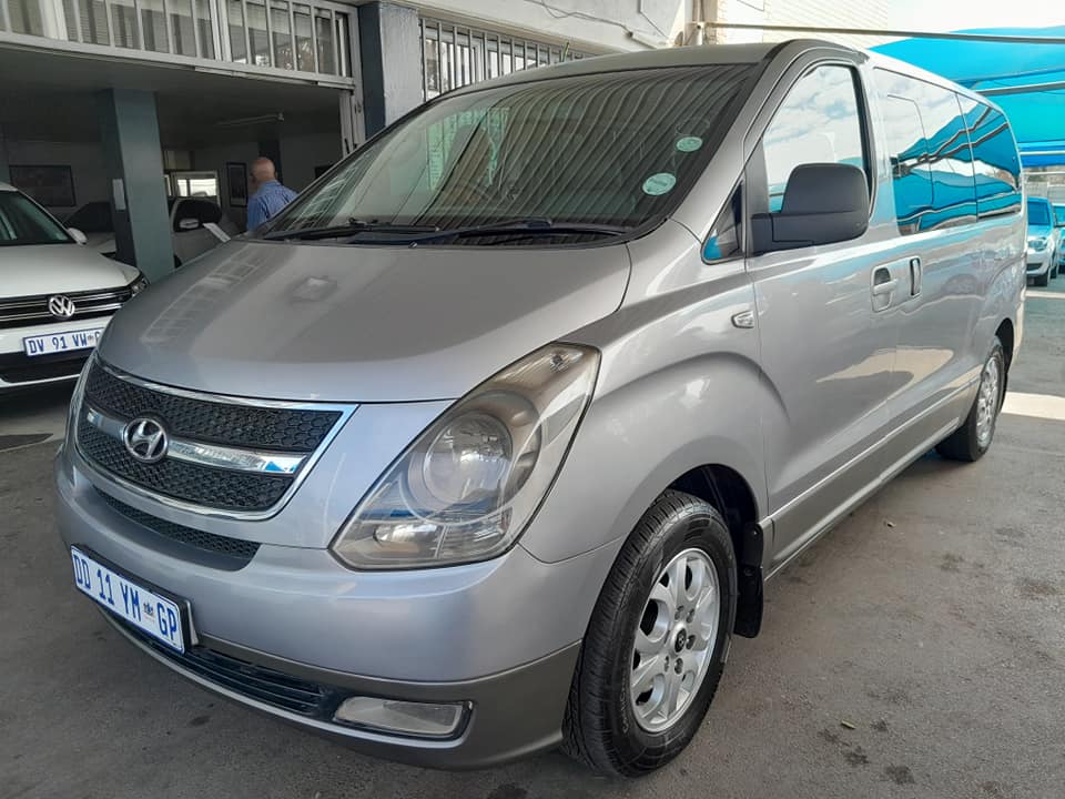 2015 HYUNDAI H1 2.5 AUTOMATIC