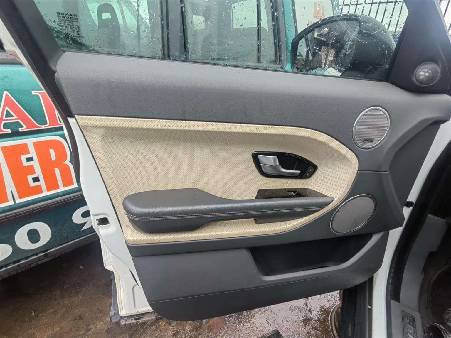 2015 Land Rover Range Rover Evoque Si4 door panels for sale โ Like new 2015 Land Rover Range Rover Evoque Si4 door panels for sale โ Like new