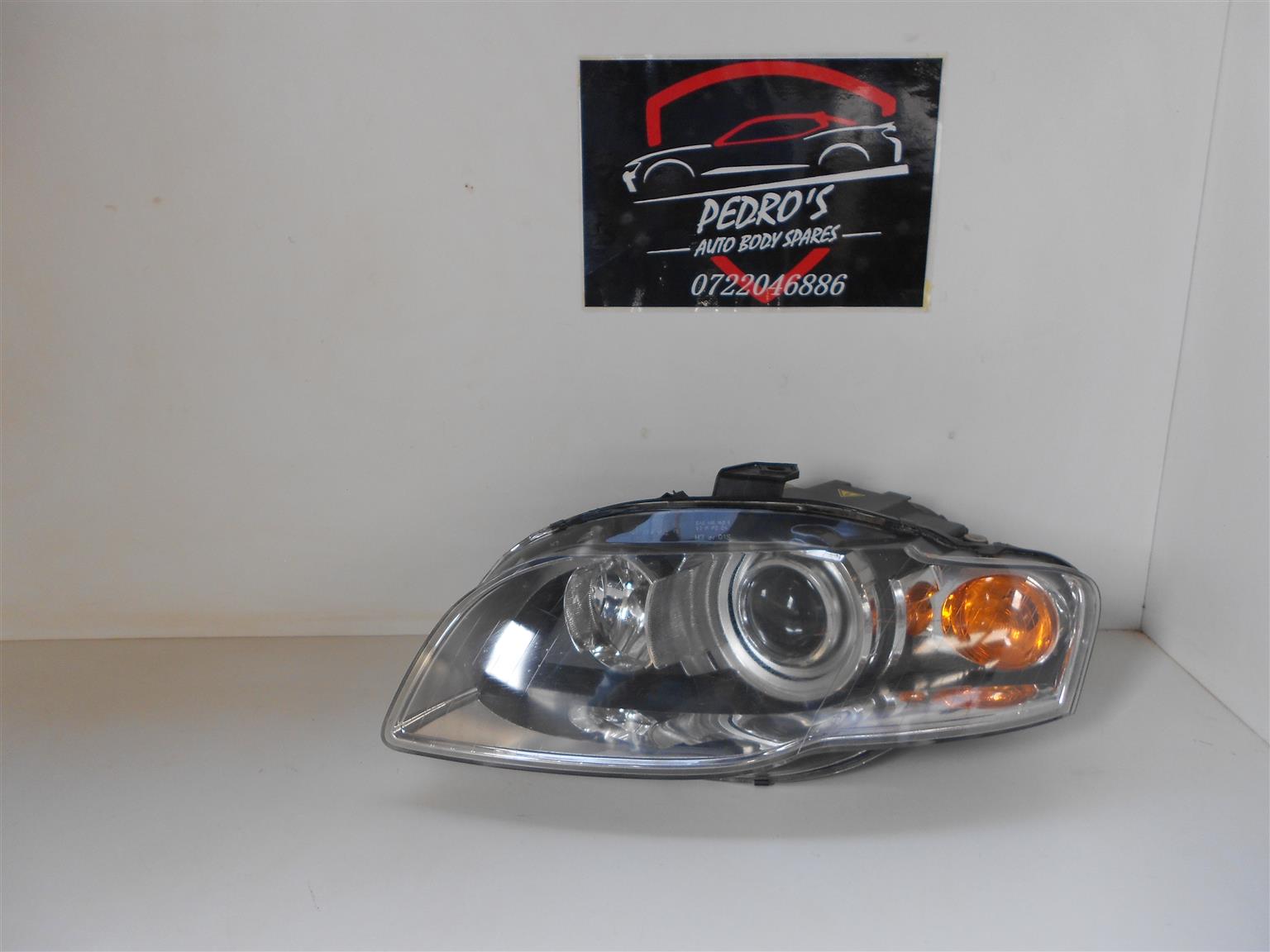Audi B7 Headlight - Private Seller Audi B7 Headlight - Private Seller