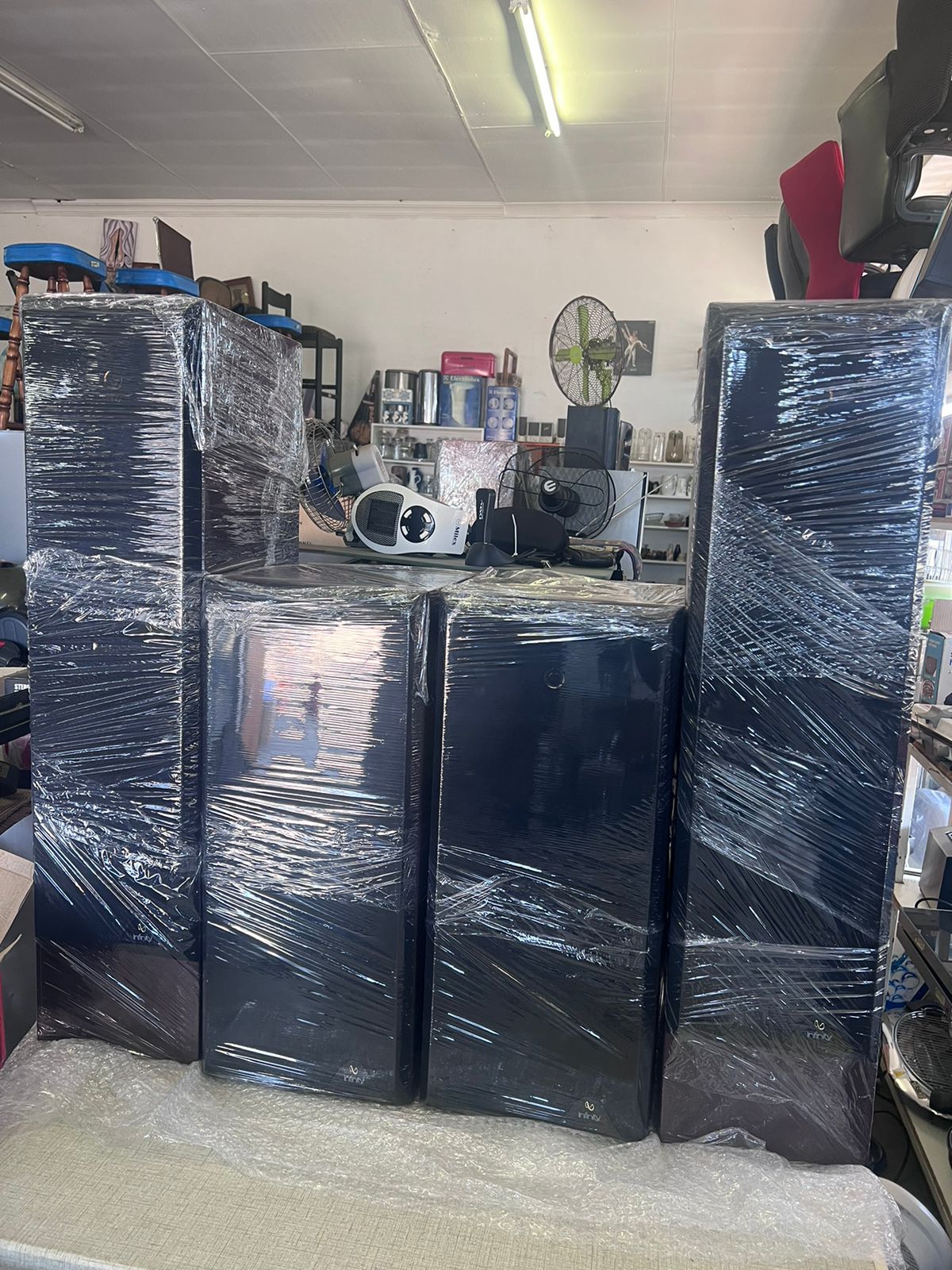 Infinity 2x 81 mk ll and infinity 2x 4i loud Speakers