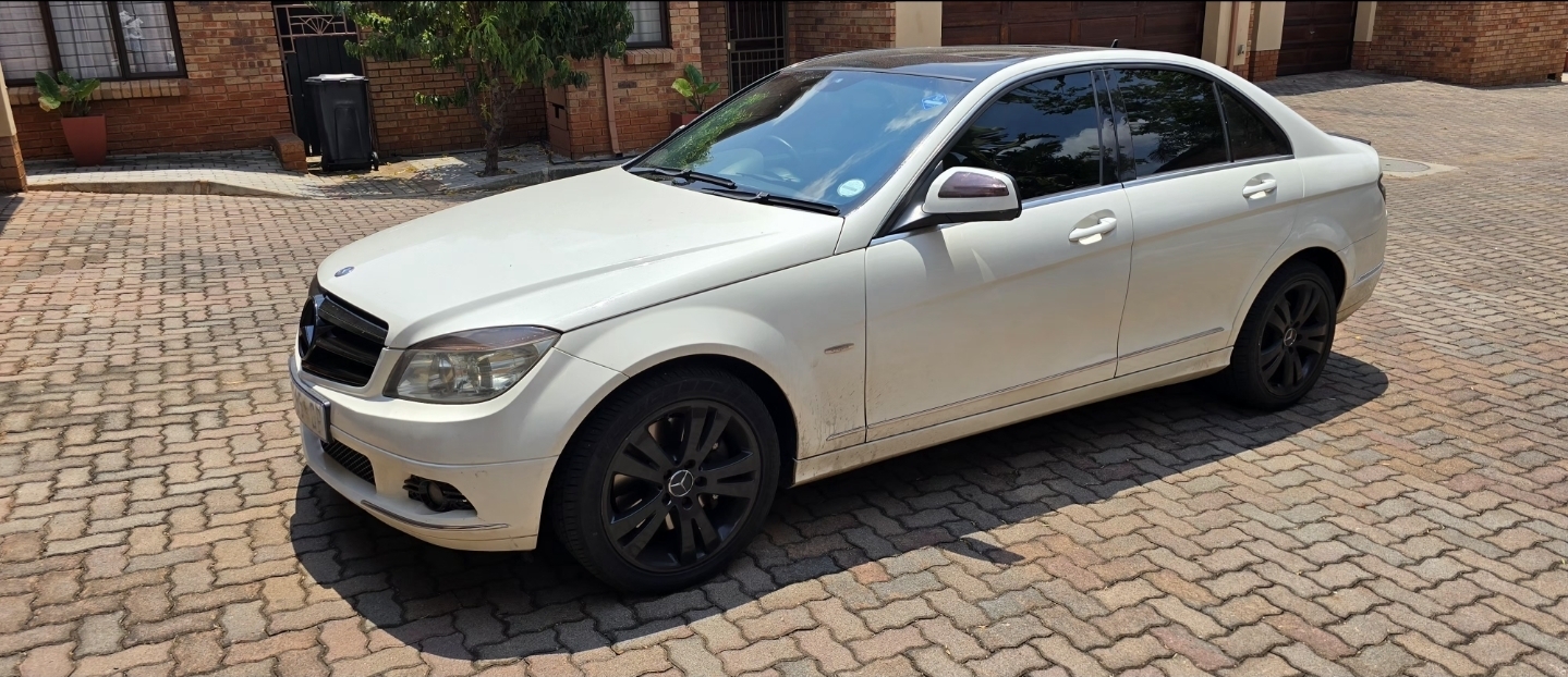 Used 2012 Mercedes-Benz C-Class C300 Avantgarde - Private Seller Used 2012 Mercedes-Benz C-Class C300 Avantgarde - Private Seller