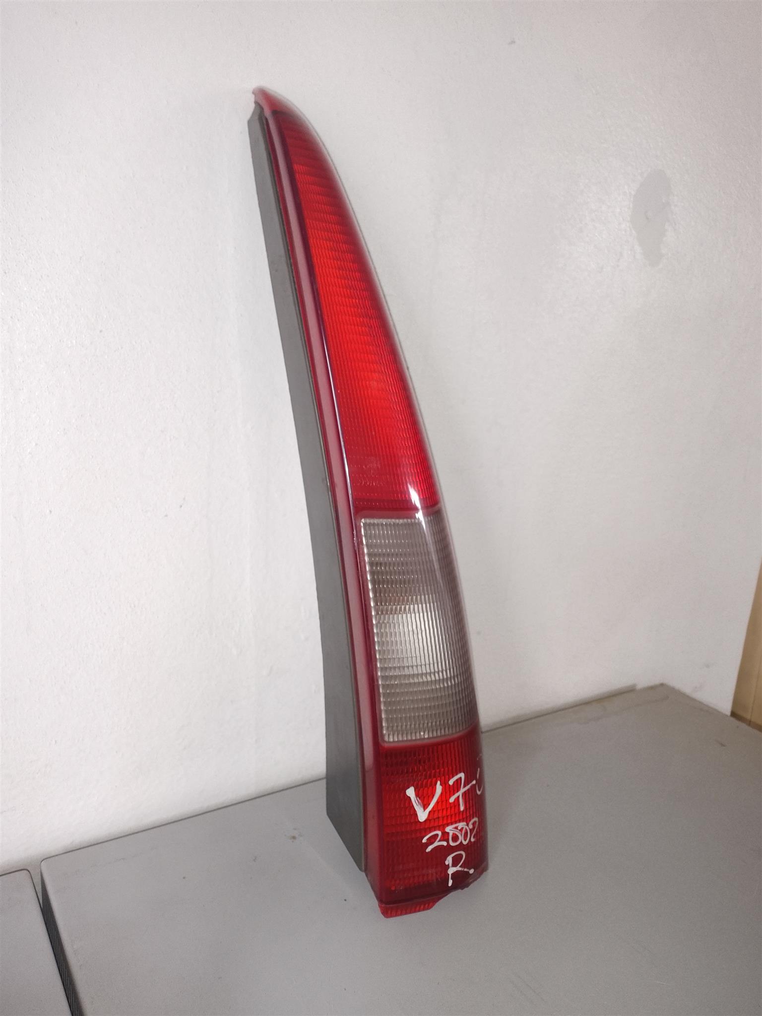 VOLVO V70 2002 RIGHT TAIL LIGHT FOR SALE (DELIVERY AVAILABLE NATION WIDE) - Private Seller