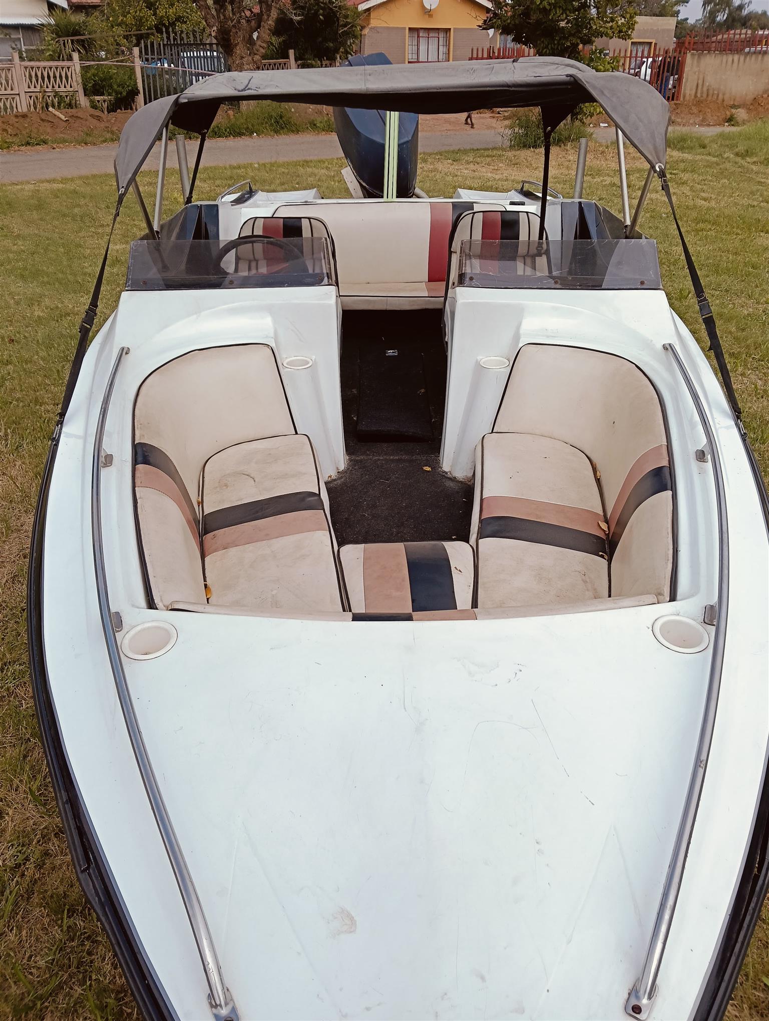 17ft Skie boat with 140hp Chrysler