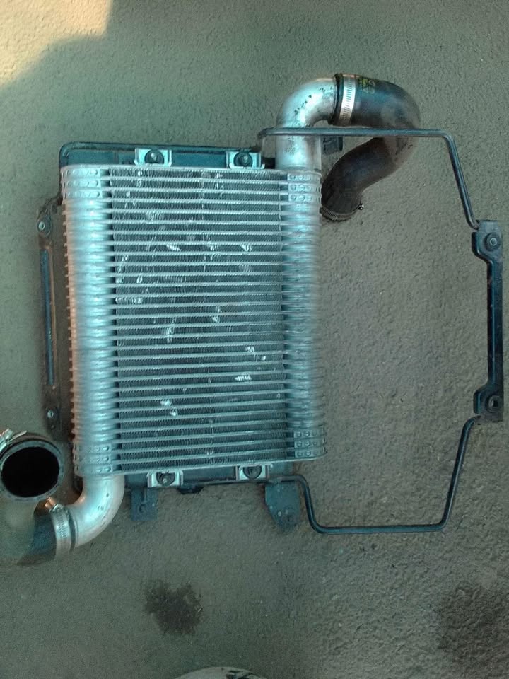 2012 Mahindra XUV500 2.2D mHawk W6 intercooler and pipes for sale - Private Seller