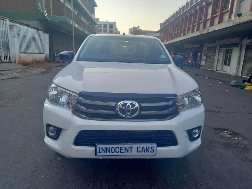 2021 TOYOTA HILUX 2.4 GD6 PETROL, MANUAL, WHITE COLOR, MILEAGE 62000KM 2021 TOYOTA HILUX 2.4 GD6 PETROL, MANUAL, WHITE COLOR, MILEAGE 62000KM