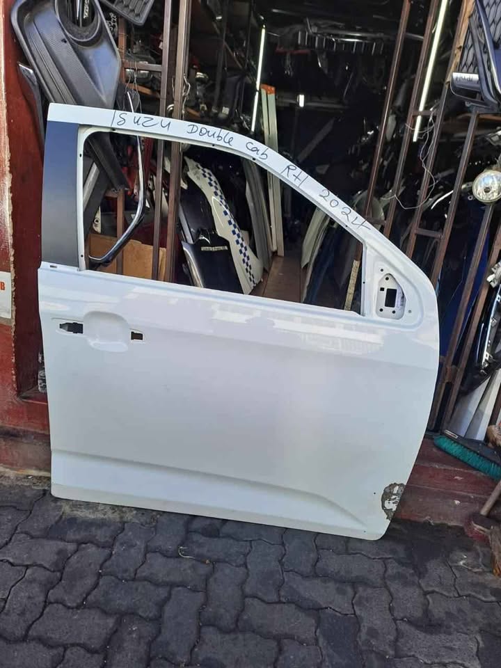 Isuzu Double Cab Front Door Rightside. Call or DM . - Private Seller Isuzu Double Cab Front Door Rightside. Call or DM . - Private Seller